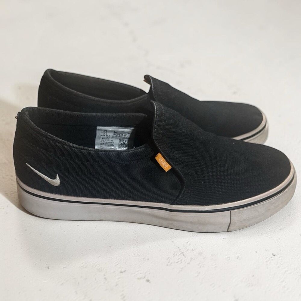 Nike Sneaker Womens 6.5 Court Royale AC Slip On Canvas Shoes Black White